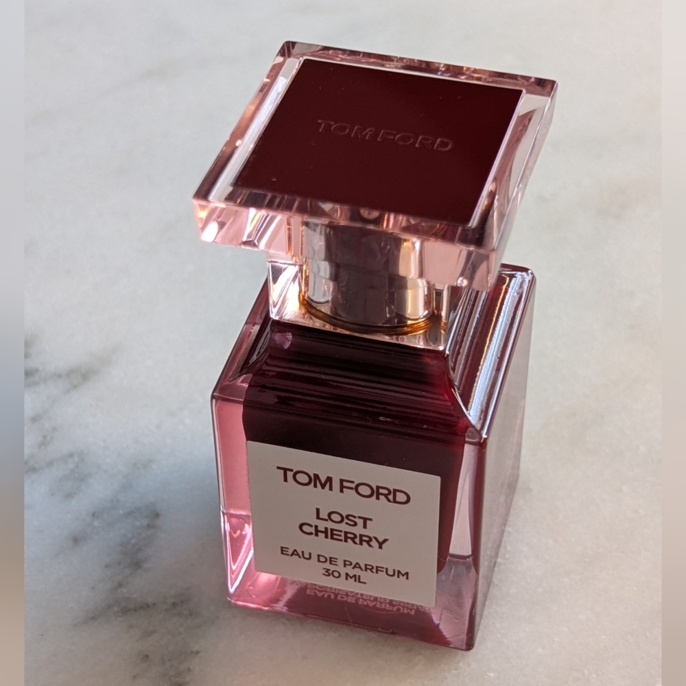 Tom Ford Lost Cherry 🍒 EDP 30 ml | Retail $280 | 😍🔥 Iconic Date Night Scent - Picture 8 of 13